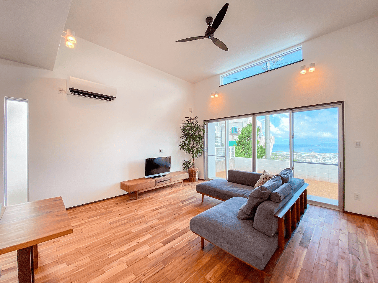 タイムス就職フォーラムでお待ちしております！3/1(日)13:00～17:00　沖縄コンベンションセンター アイキャッチ画像